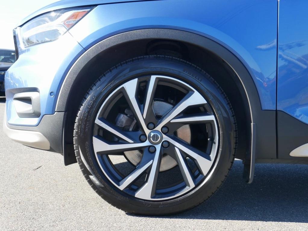 used 2019 Volvo XC40 car, priced at $22,300