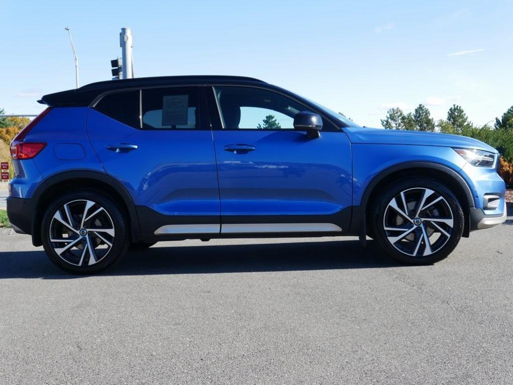used 2019 Volvo XC40 car, priced at $22,300