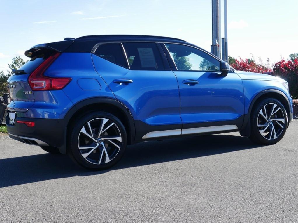 used 2019 Volvo XC40 car, priced at $22,300