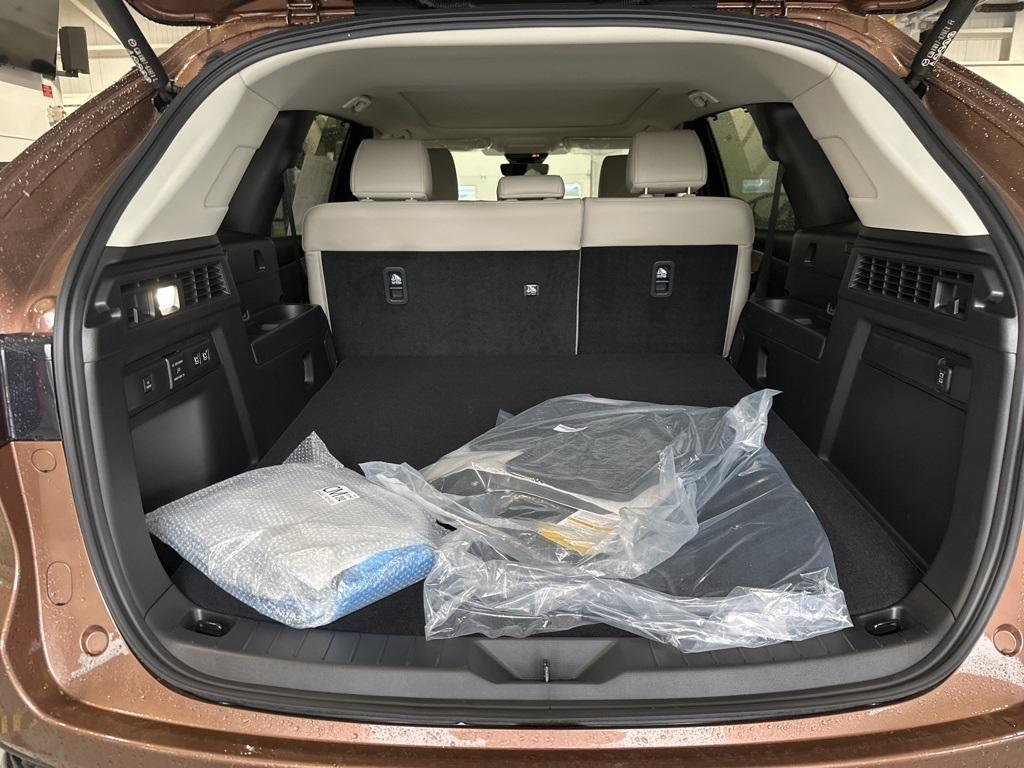 new 2025 Mazda CX-70 PHEV car, priced at $55,191