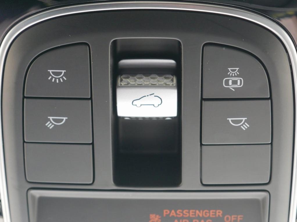 used 2022 Hyundai Santa Fe car, priced at $26,000