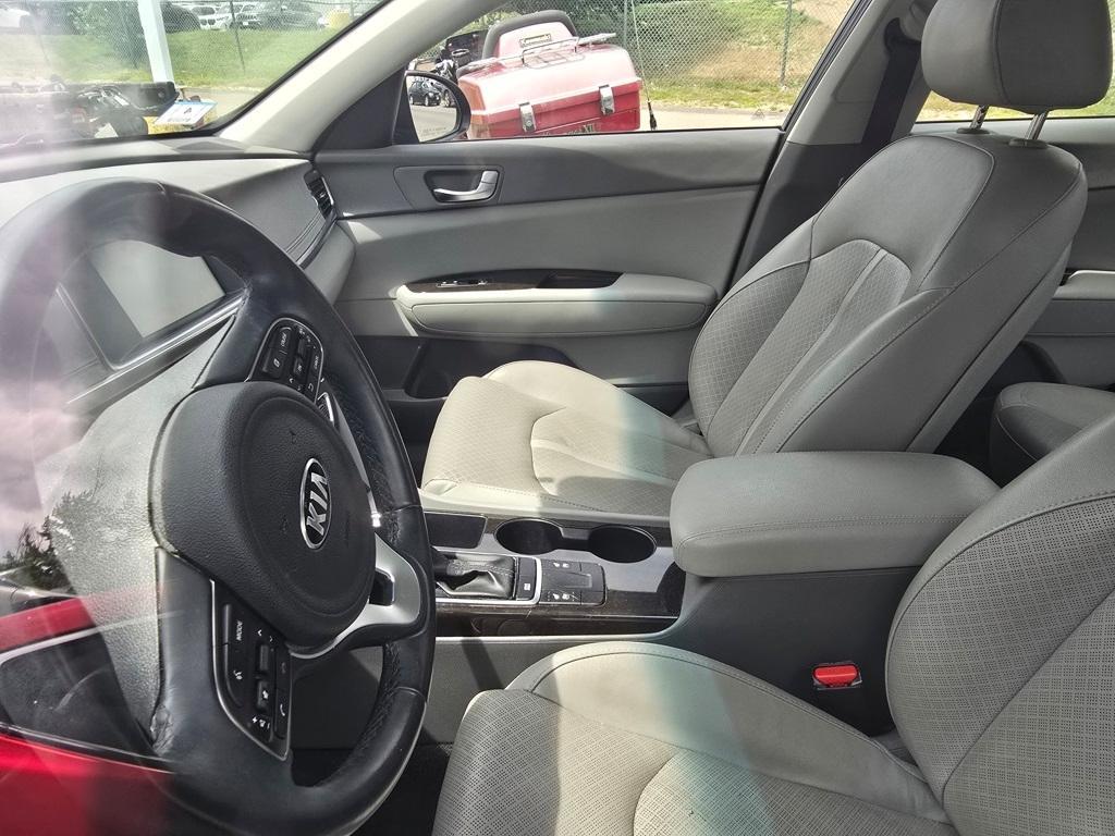 used 2017 Kia Cadenza car, priced at $15,800