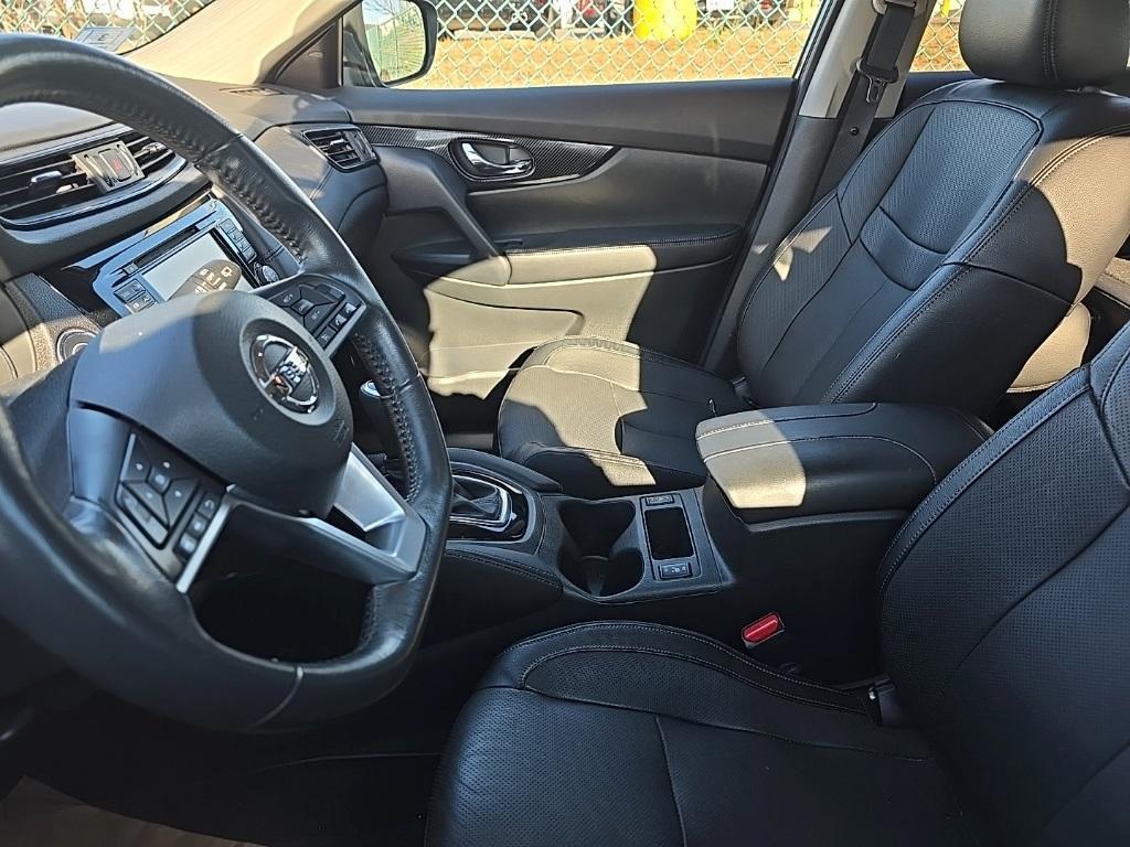 used 2017 Nissan Rogue car