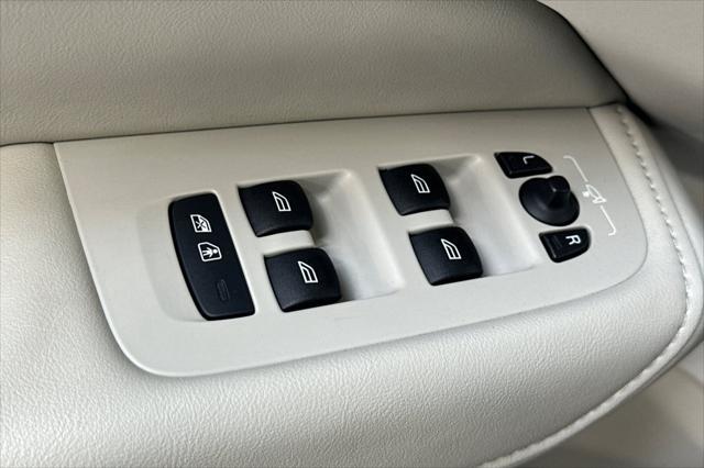 used 2022 Volvo XC60 car, priced at $36,400
