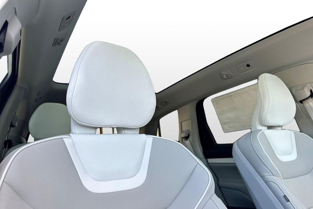 new 2025 Volvo EX90 car, priced at $86,290