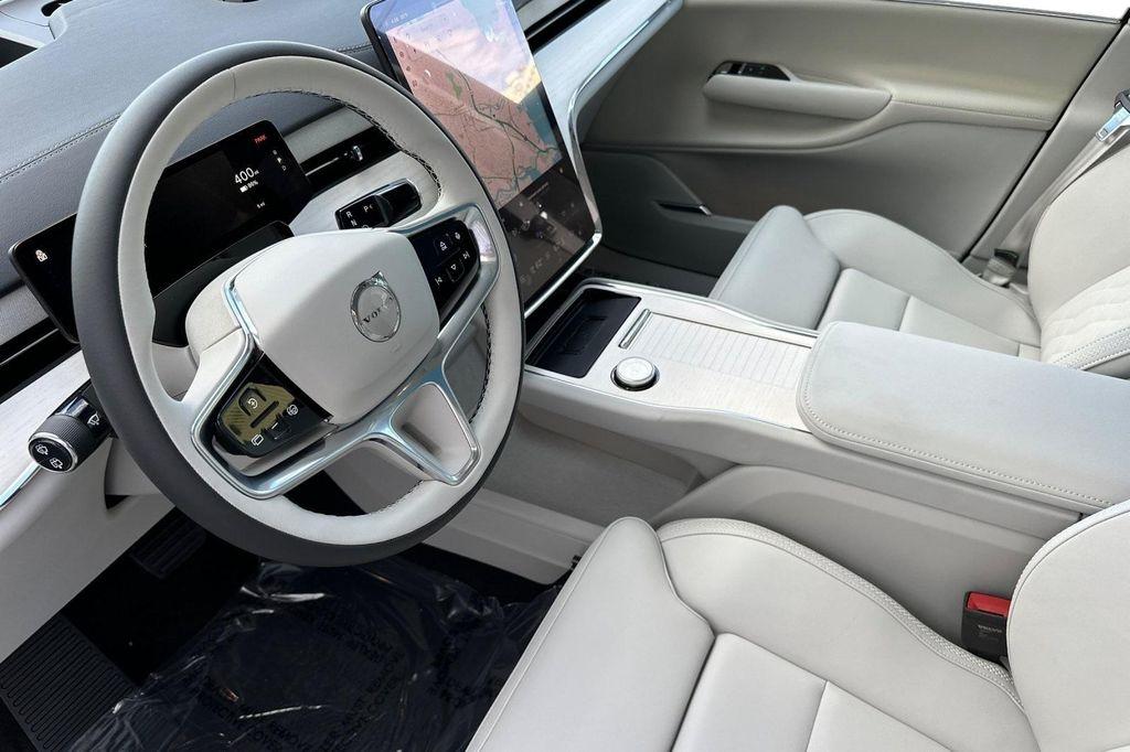 new 2025 Volvo EX90 car, priced at $86,290