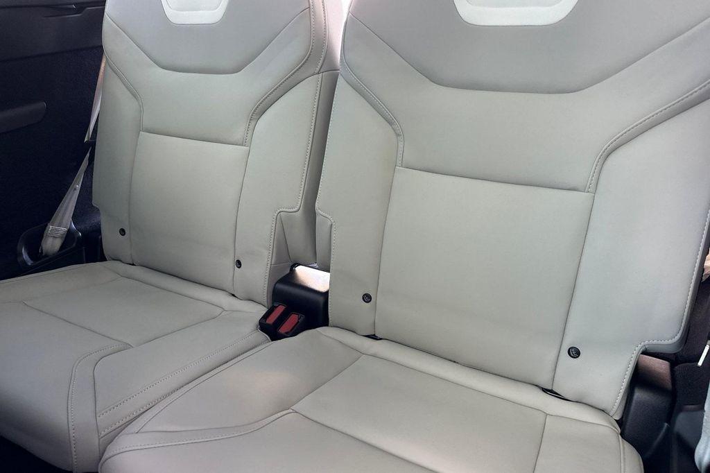 new 2025 Volvo EX90 car, priced at $86,290