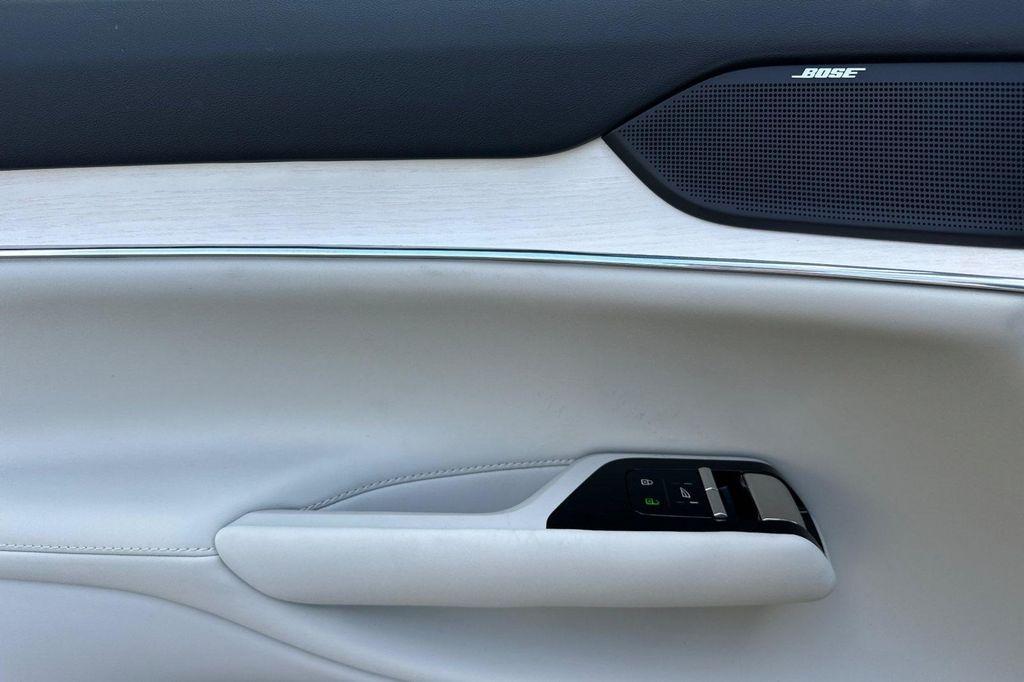 new 2025 Volvo EX90 car, priced at $86,290