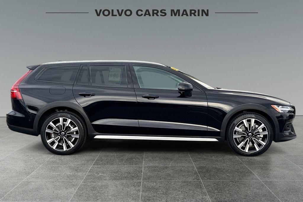 used 2023 Volvo V60 Cross Country car, priced at $41,999