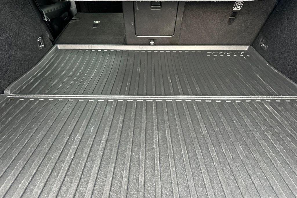 used 2023 Volvo V60 Cross Country car, priced at $41,999