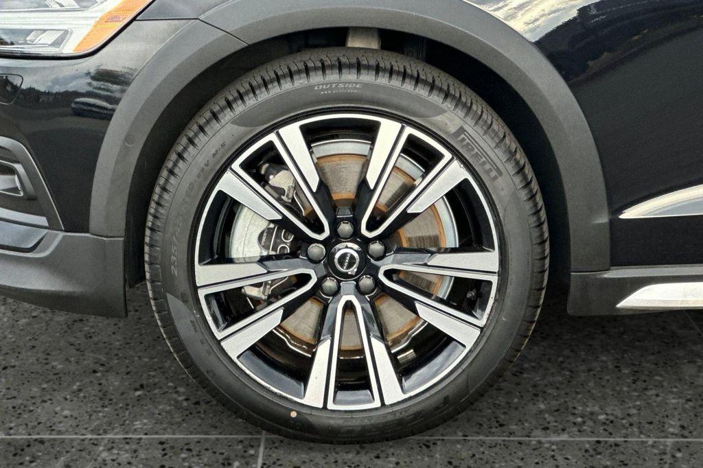 used 2023 Volvo V60 Cross Country car, priced at $41,999