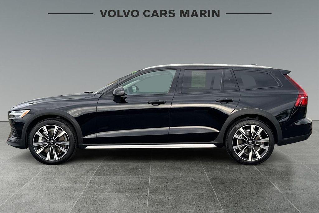 used 2023 Volvo V60 Cross Country car, priced at $41,999