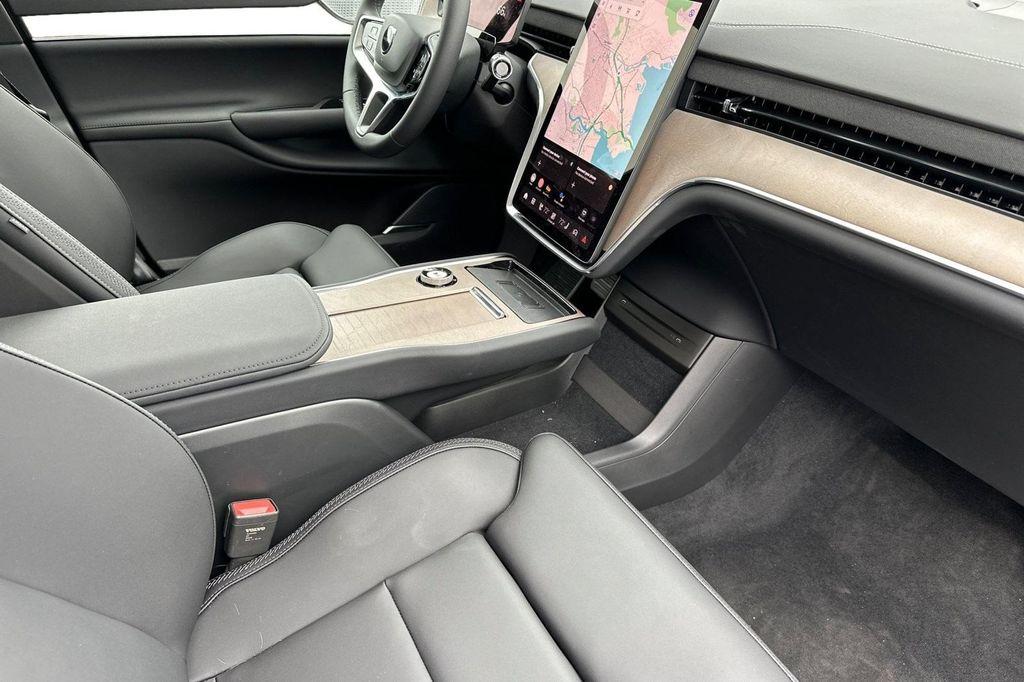 new 2025 Volvo EX90 car, priced at $95,320
