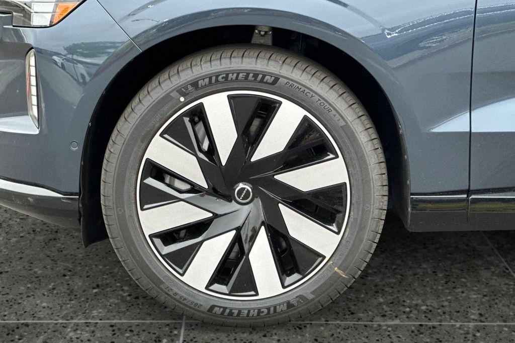 new 2025 Volvo EX90 car, priced at $95,320