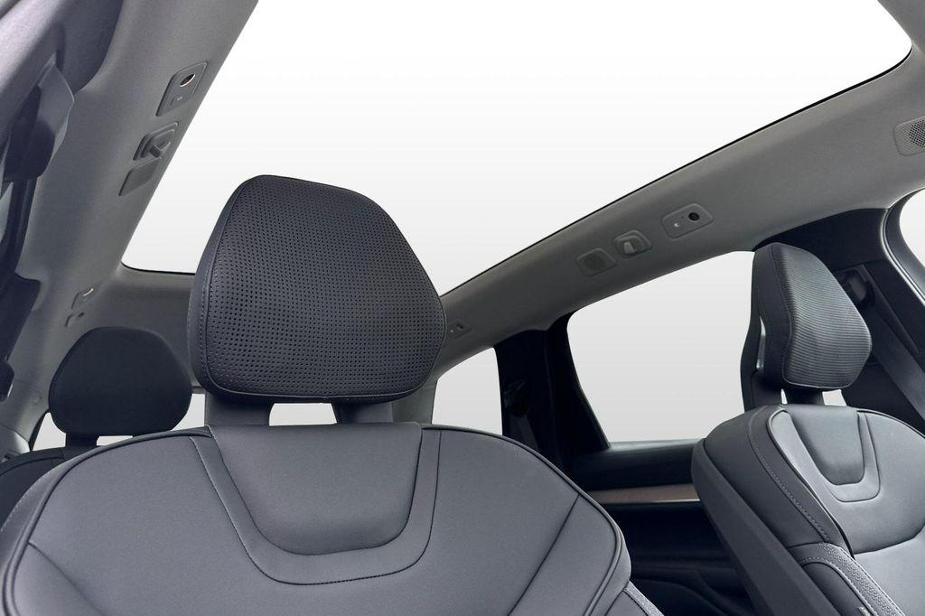new 2025 Volvo EX90 car, priced at $95,320