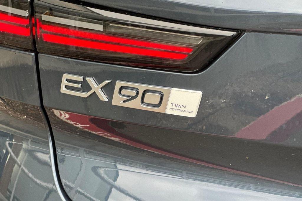 new 2025 Volvo EX90 car, priced at $95,320
