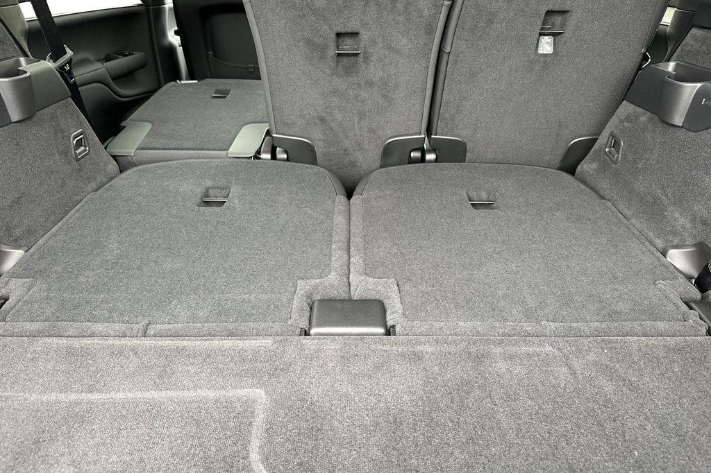 new 2025 Volvo EX90 car, priced at $95,320