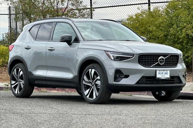 new 2025 Volvo XC40 car, priced at $53,760