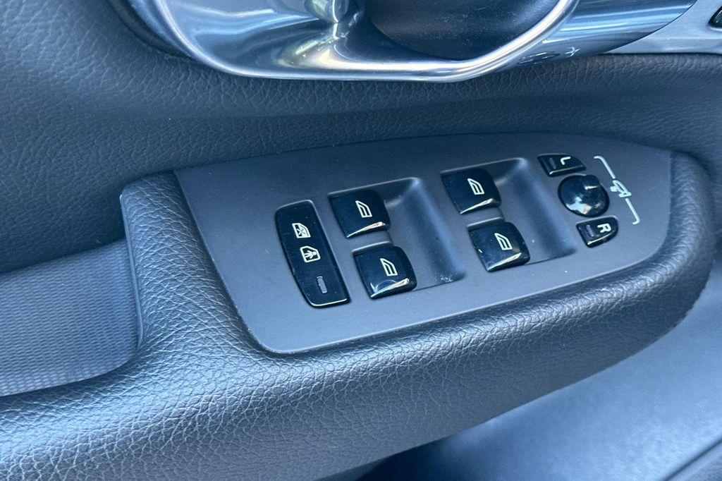 used 2018 Volvo XC90 car, priced at $19,595