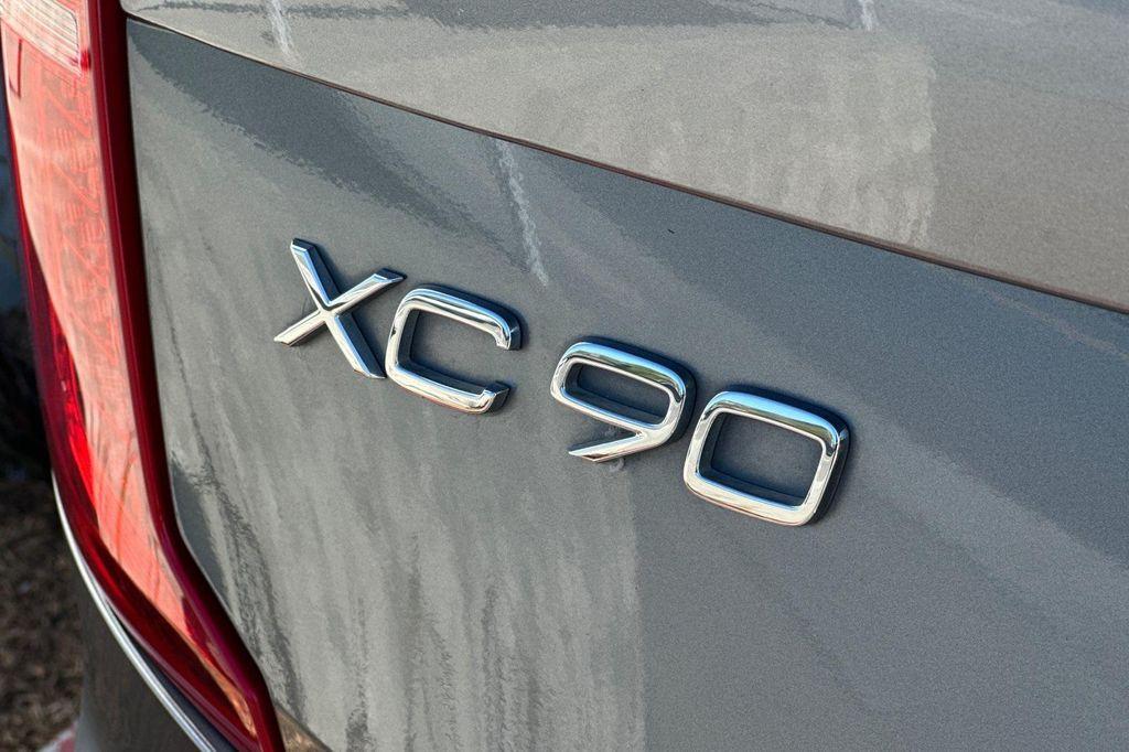 used 2018 Volvo XC90 car, priced at $19,595
