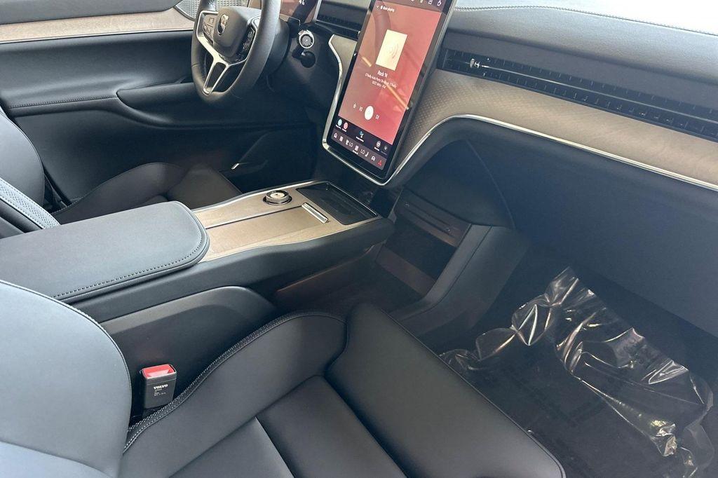 new 2025 Volvo EX90 car, priced at $93,840