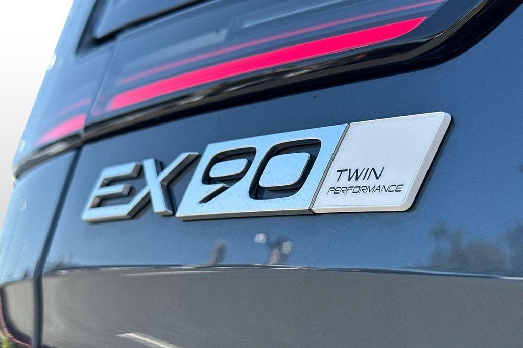 new 2025 Volvo EX90 car, priced at $93,840