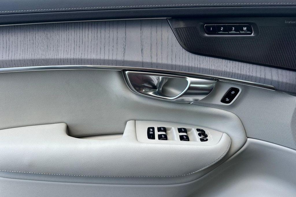 new 2026 Volvo XC90 Plug-In Hybrid car, priced at $85,625