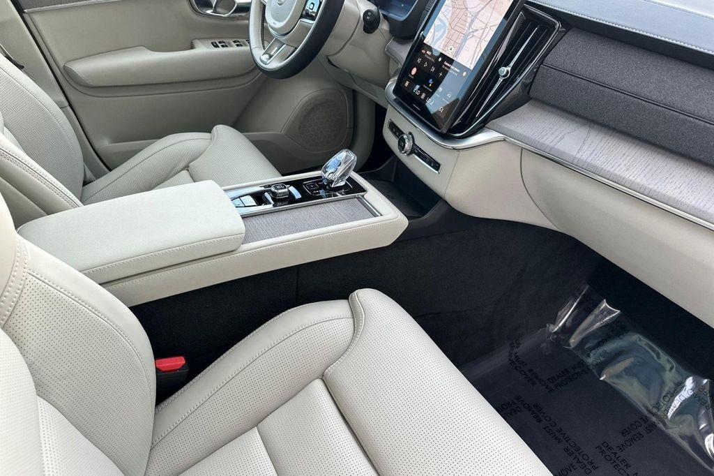 new 2026 Volvo XC90 Plug-In Hybrid car, priced at $85,625