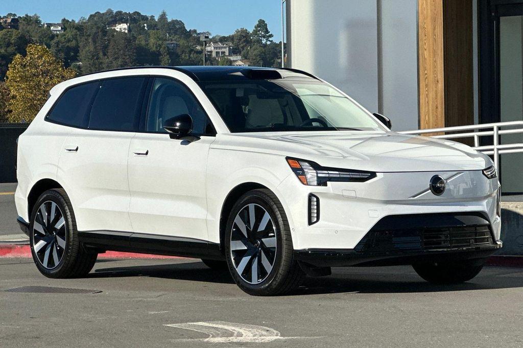 new 2025 Volvo EX90 car, priced at $88,945