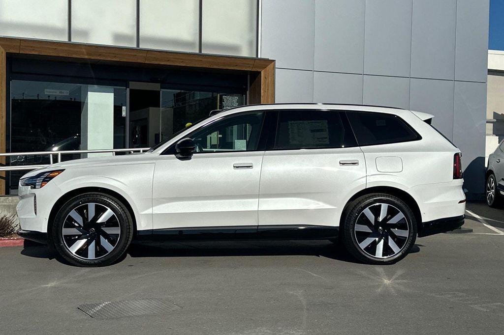 new 2025 Volvo EX90 car, priced at $88,945