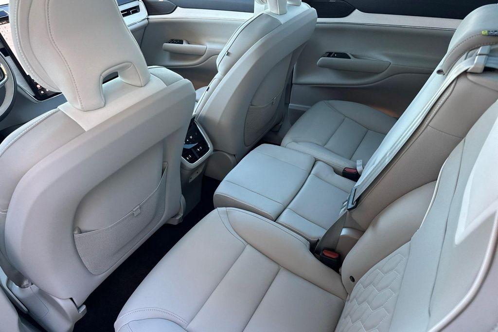 new 2025 Volvo EX90 car, priced at $88,945
