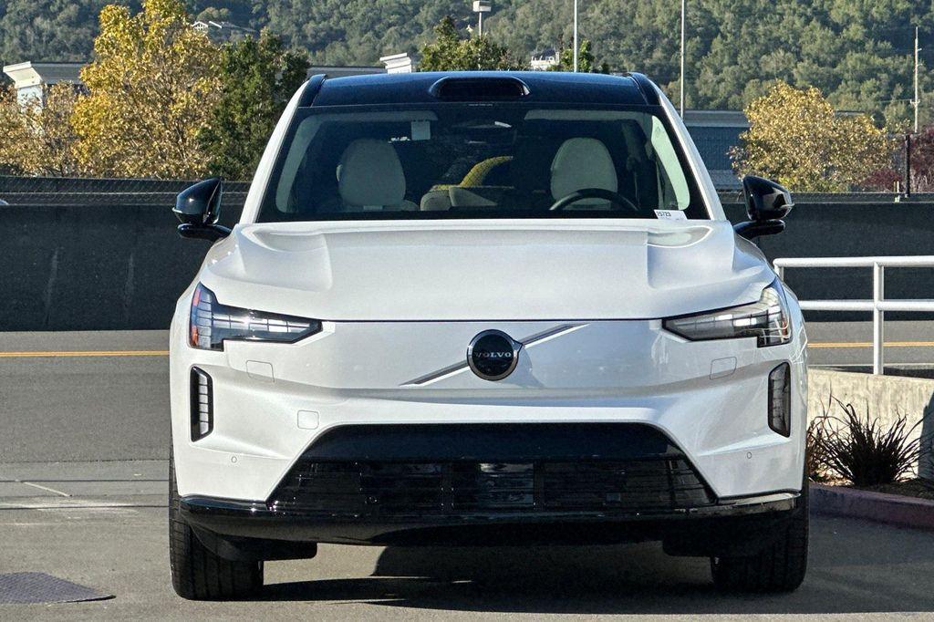 new 2025 Volvo EX90 car, priced at $88,945