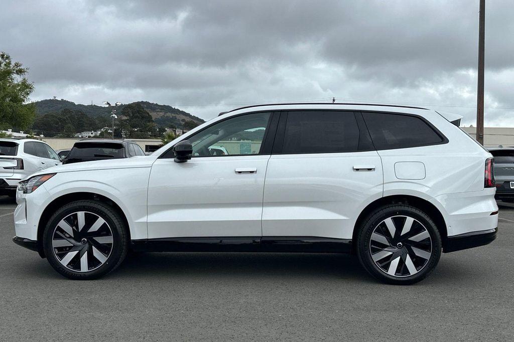 new 2025 Volvo EX90 car, priced at $88,325