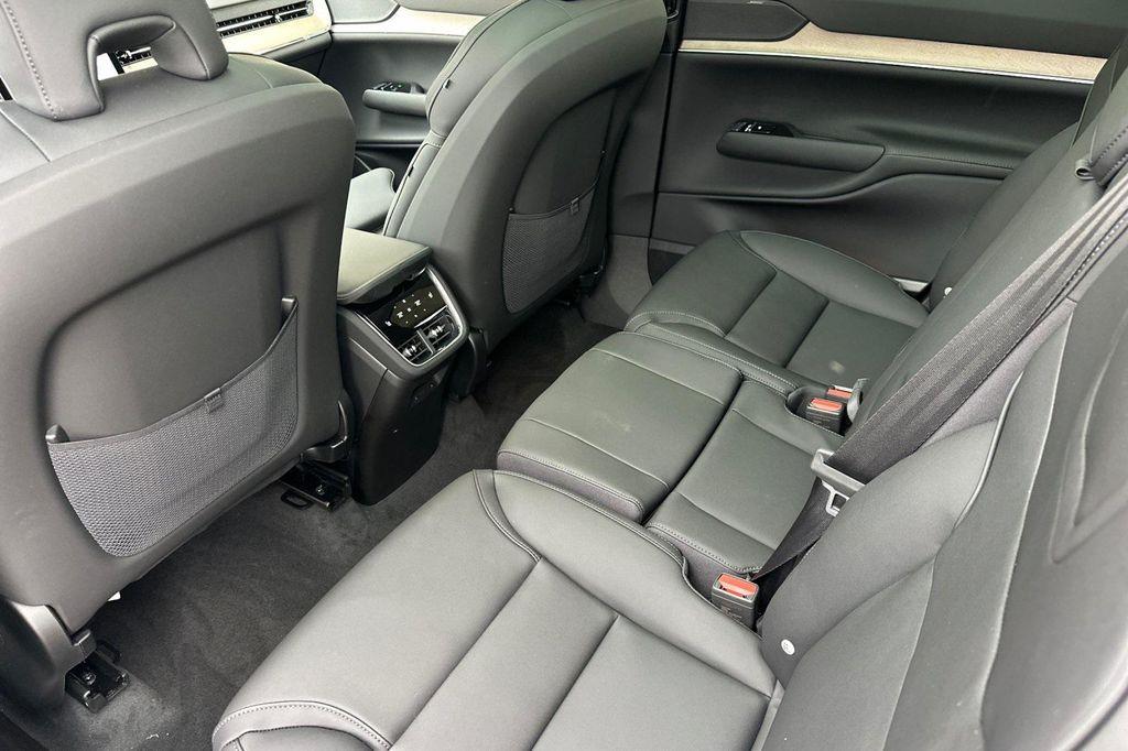 new 2025 Volvo EX90 car, priced at $88,325