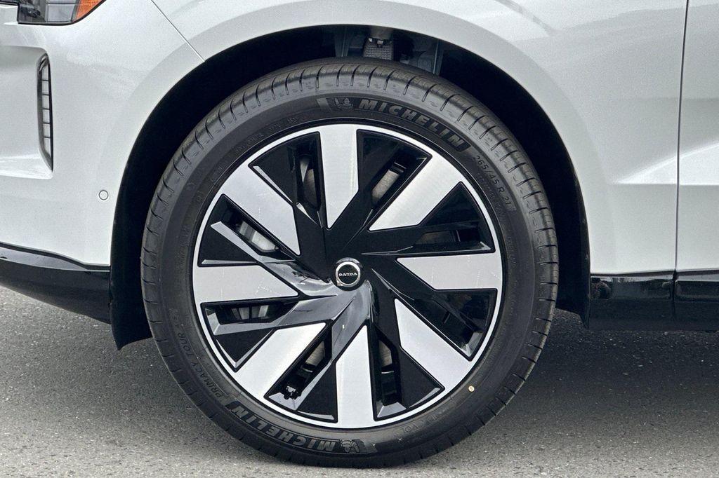 new 2025 Volvo EX90 car, priced at $88,325