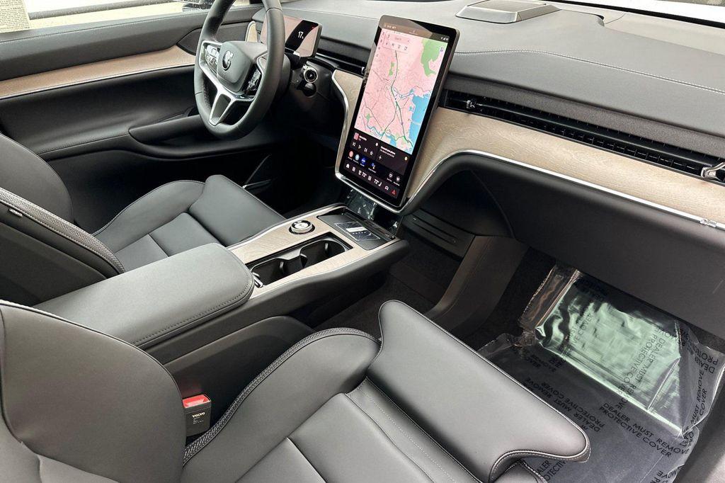 new 2025 Volvo EX90 car, priced at $88,325