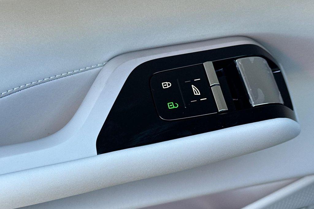 new 2025 Volvo EX90 car, priced at $85,895