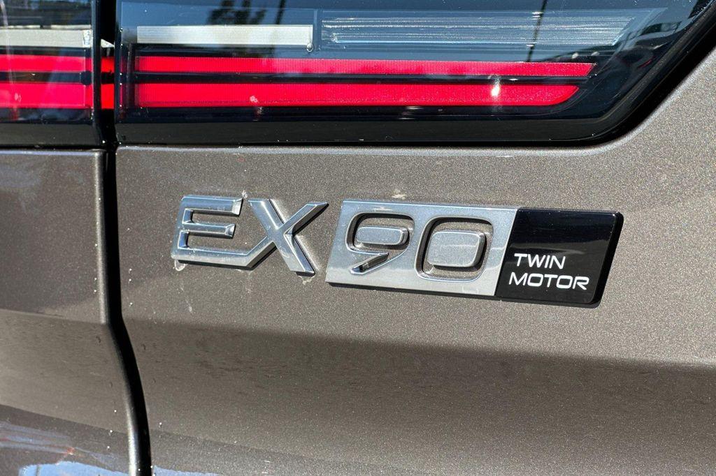 new 2025 Volvo EX90 car, priced at $85,895