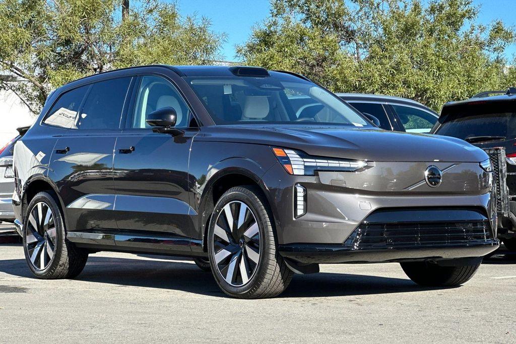 new 2025 Volvo EX90 car, priced at $85,895