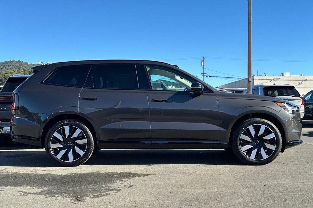 new 2025 Volvo EX90 car, priced at $85,895