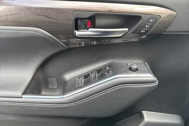 used 2023 Toyota Highlander Hybrid car, priced at $52,300