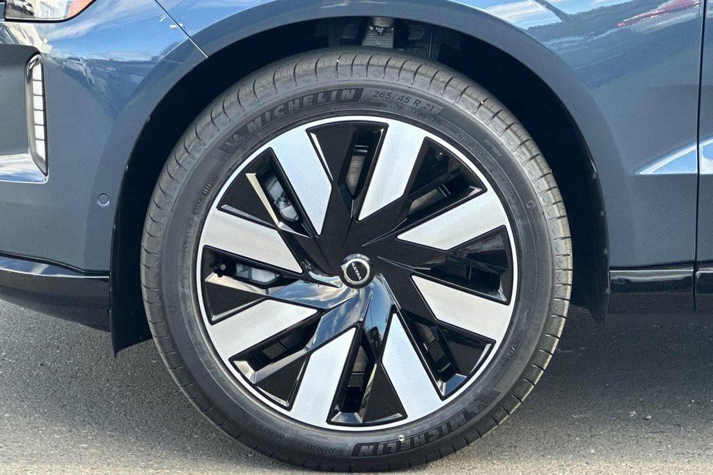 new 2025 Volvo EX90 car, priced at $83,825
