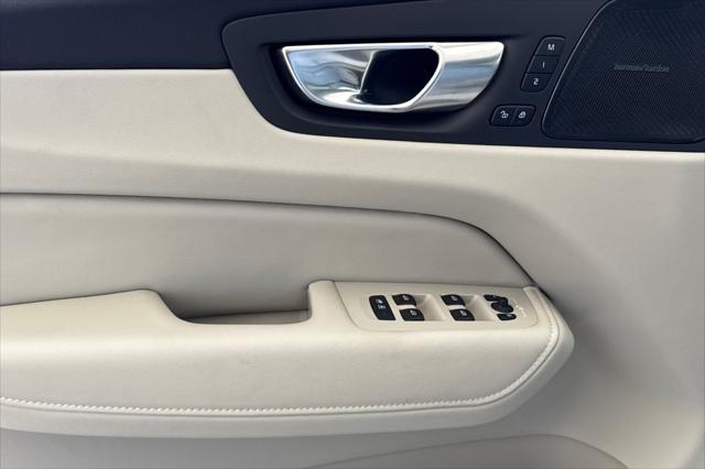 new 2025 Volvo XC60 Plug-In Hybrid car, priced at $72,090