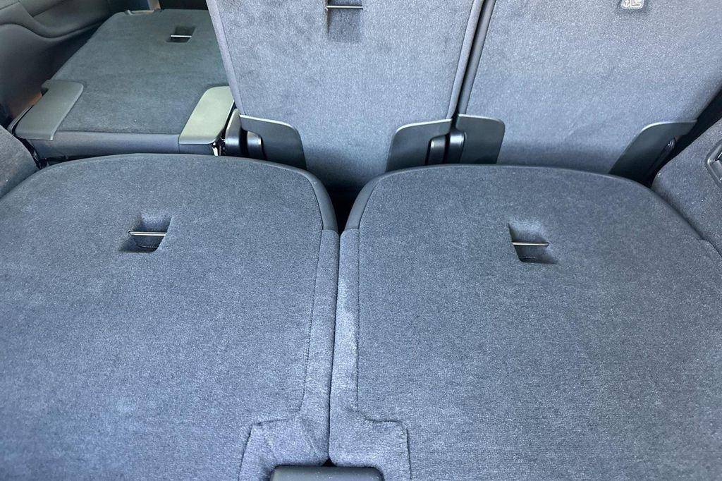 new 2025 Volvo EX90 car, priced at $95,320