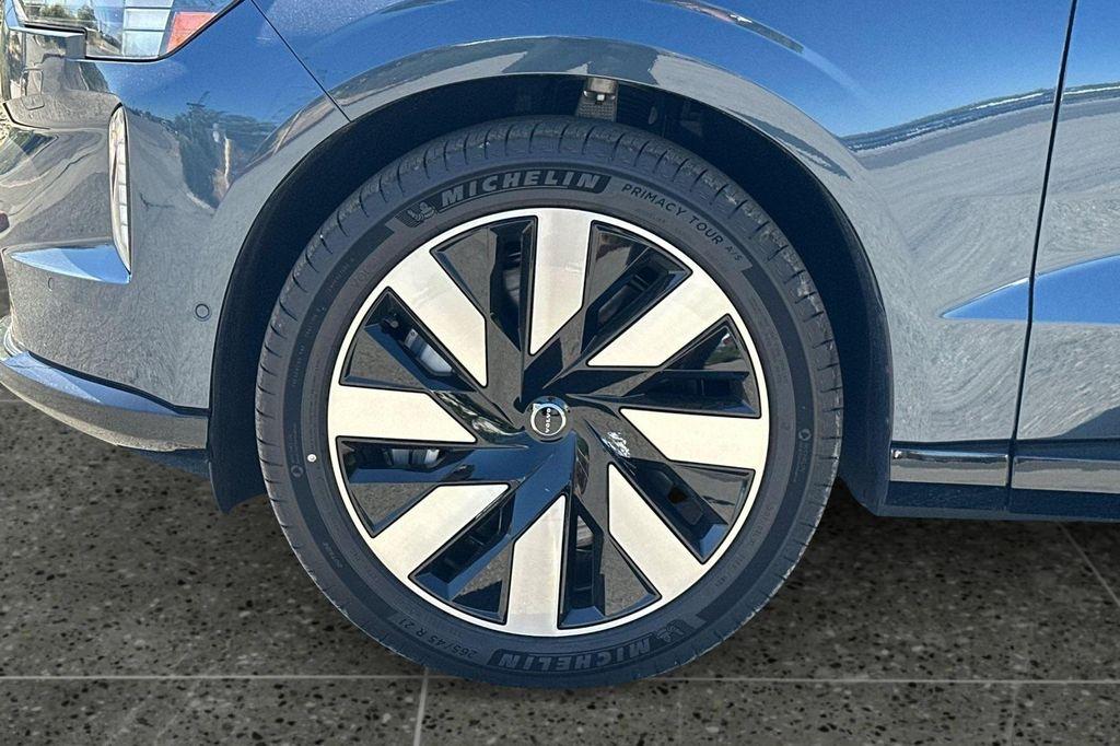 new 2025 Volvo EX90 car, priced at $95,320