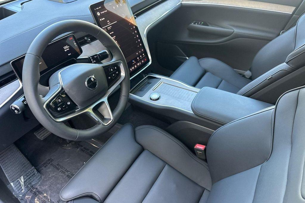 new 2025 Volvo EX90 car, priced at $95,320