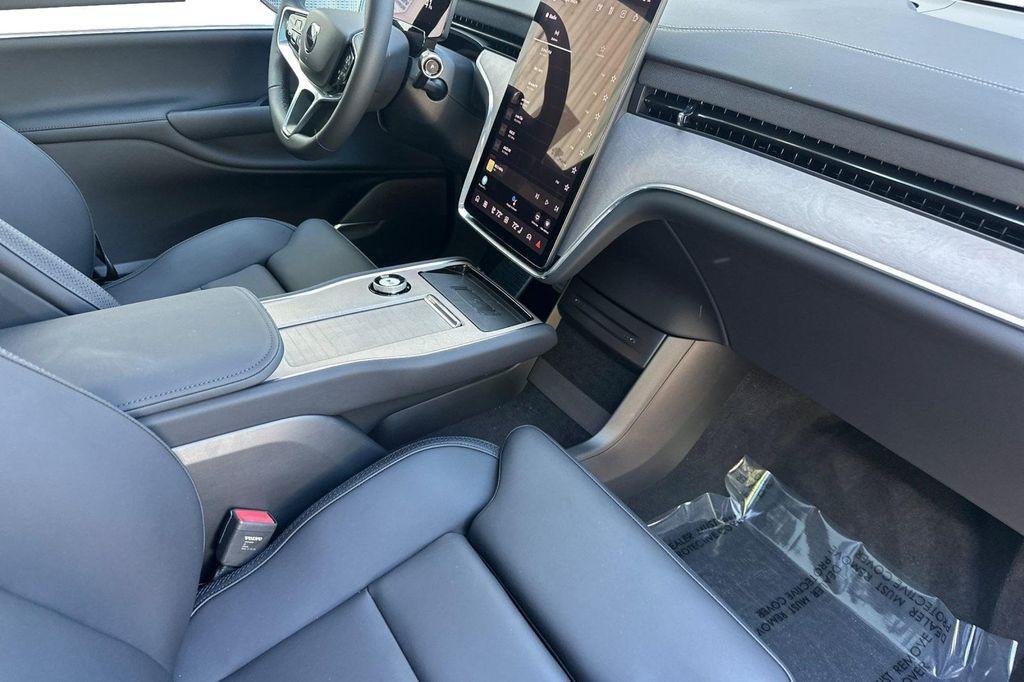 new 2025 Volvo EX90 car, priced at $95,320