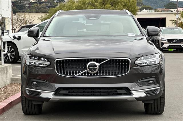 new 2025 Volvo V90 Cross Country car, priced at $71,460