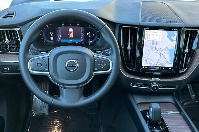used 2022 Volvo XC60 car, priced at $40,400