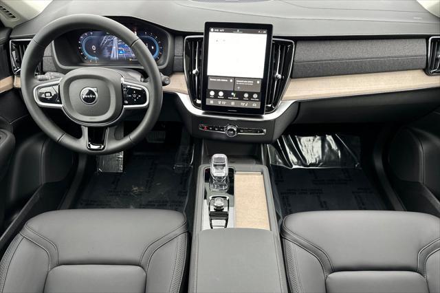 new 2025 Volvo XC90 car, priced at $69,155